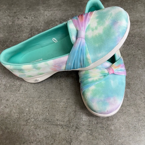 Skechers Goga Mat Tie Dye Slip On Shoes Womens Sz 7 - Picture 1 of 4